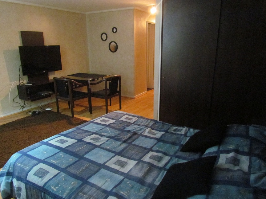 07_Cama + TV (199K)